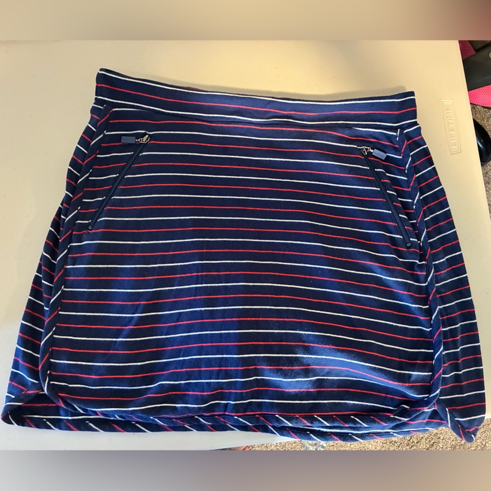 Jones New York Striped Blue, Red, & White Skort Size Medium.